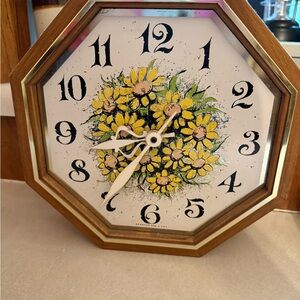 Vintage Daisy Wall Mount Clock